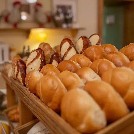 Ξενοδοχείο & Restaurant Stern 4*