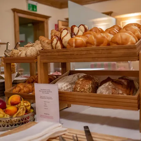 & Restaurant Stern 4*