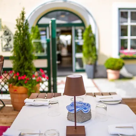 & Restaurant Stern