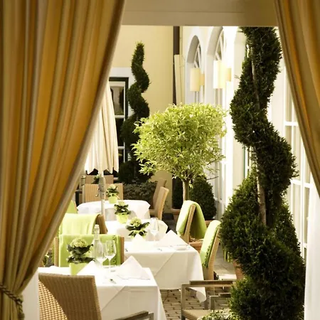 & Restaurant Stern Ξενοδοχείο 4*